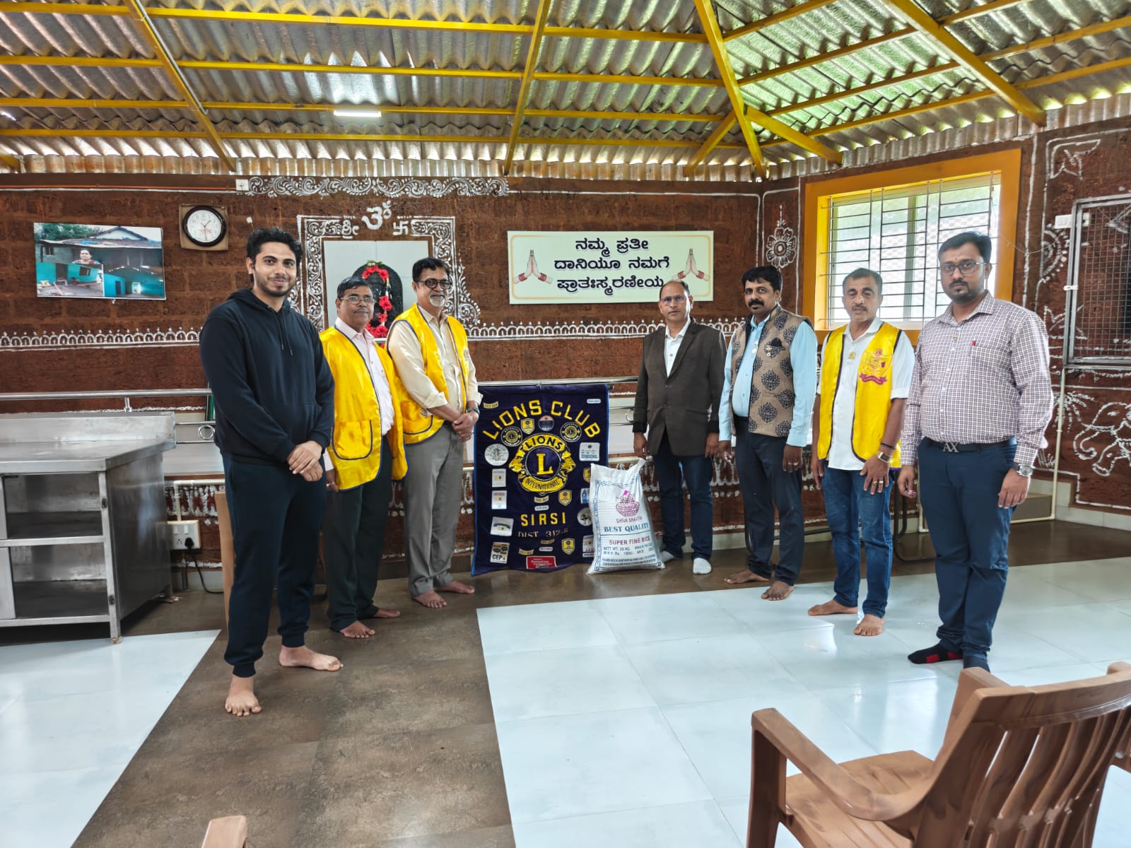 DISTRIBUTION OF FOOD KITS TO OLD AGE HOME, SUYOGA ASHRAMA ALONG WITH RDC FOR RELIVING HUNGER 
