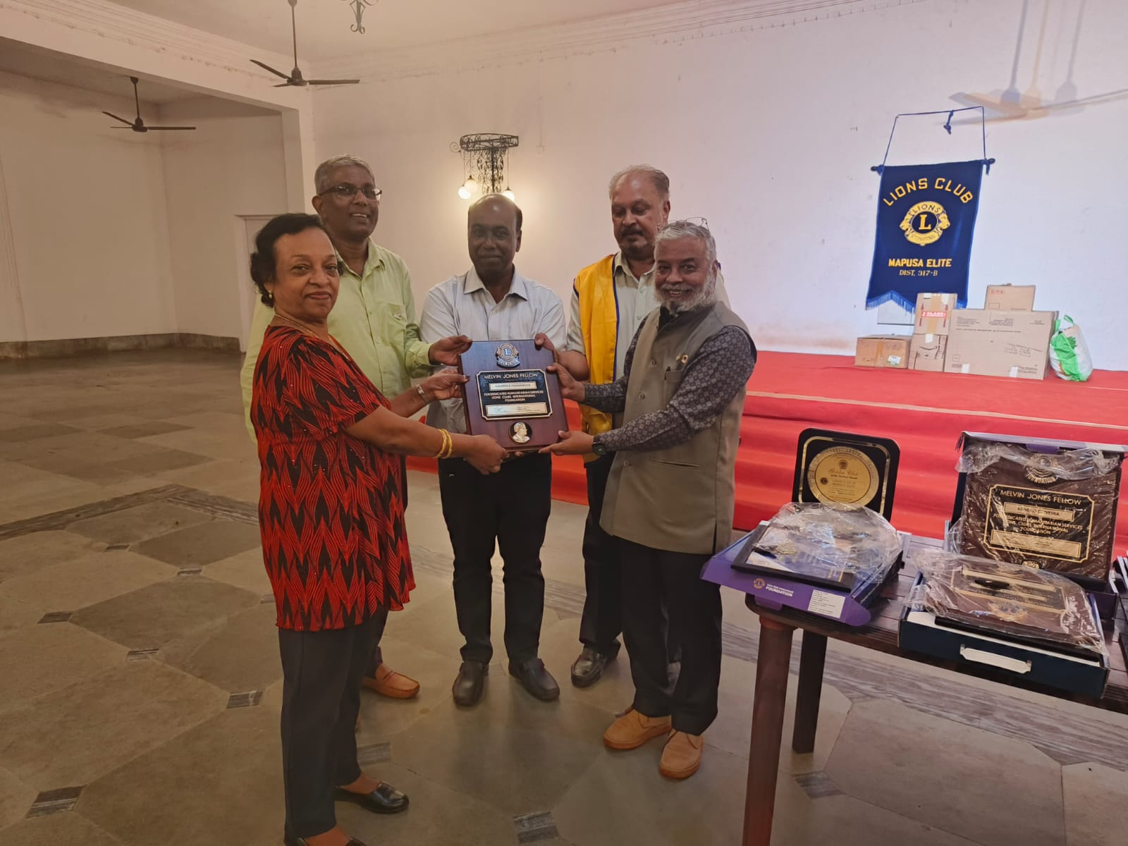 Lions Club OF mapusa Elite were taugth how to report on district website