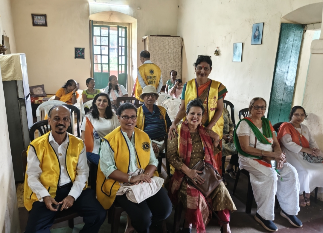 President and Members of Lions Club of Panjim celebrated Independence Day by hoisting of the National Flag at Asha Mahal a short stay home for destitute women.