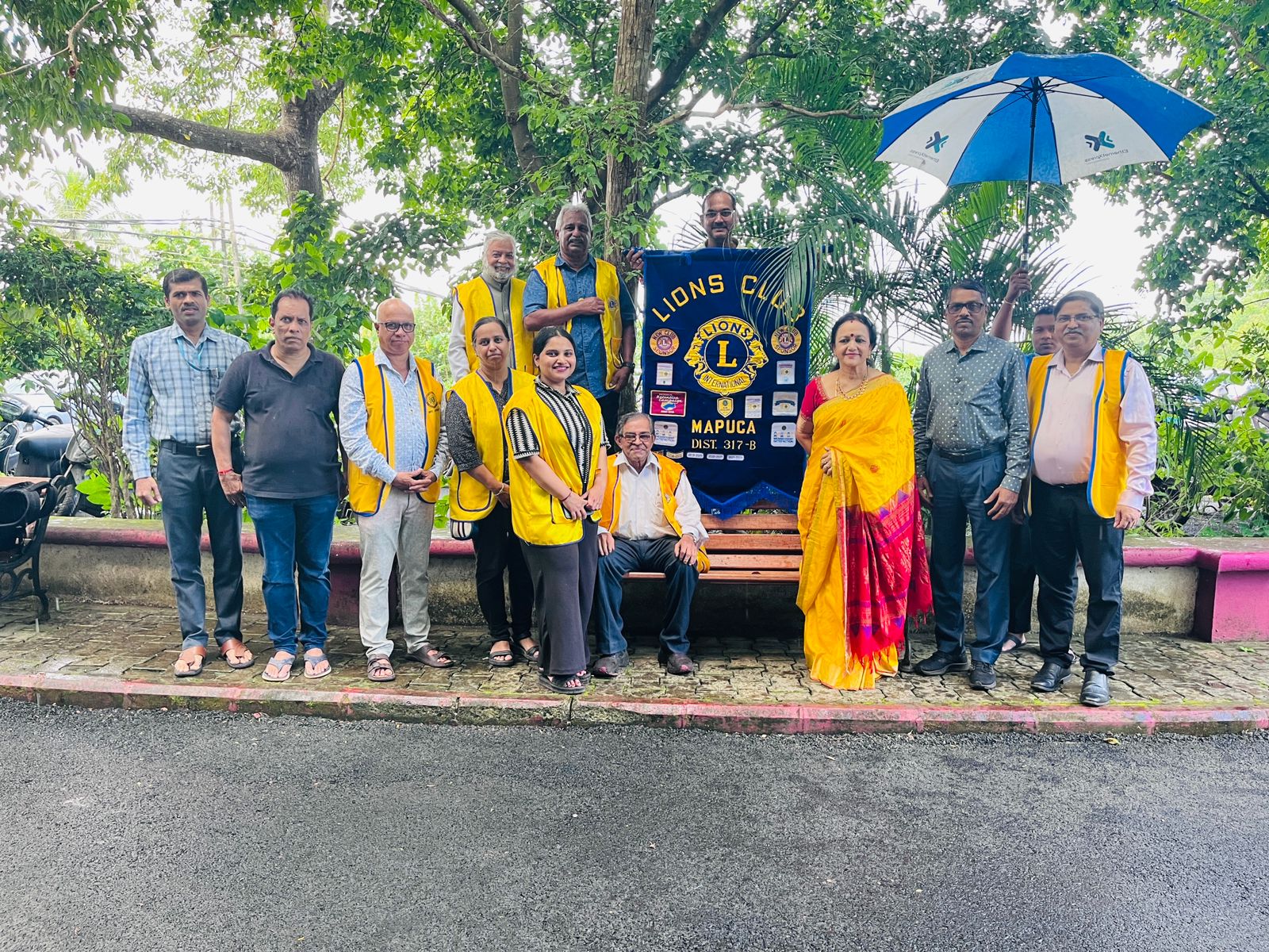 GARDEN BENCH DONATION TO DMC COLLEGE