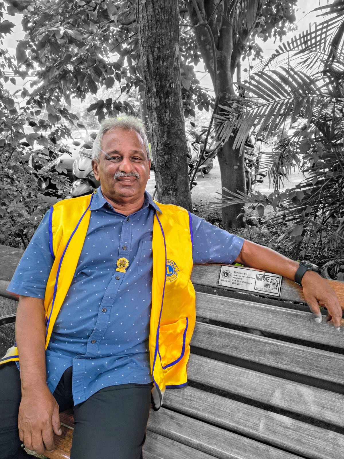 GARDEN BENCH DONATION TO DMC COLLEGE