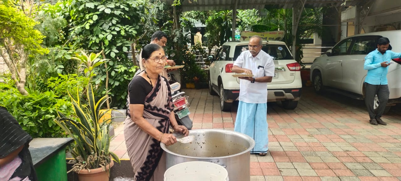 ANNA DASOHA AT HOSPITAL