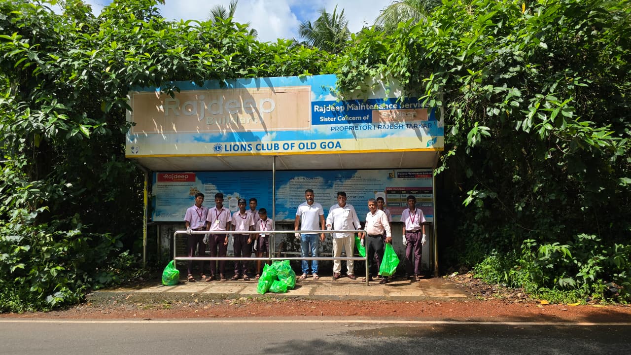 	Cleanliness of Railway Station Garden and Bus Shelter next to the railway station maintained by the Lions Club of Old Goa