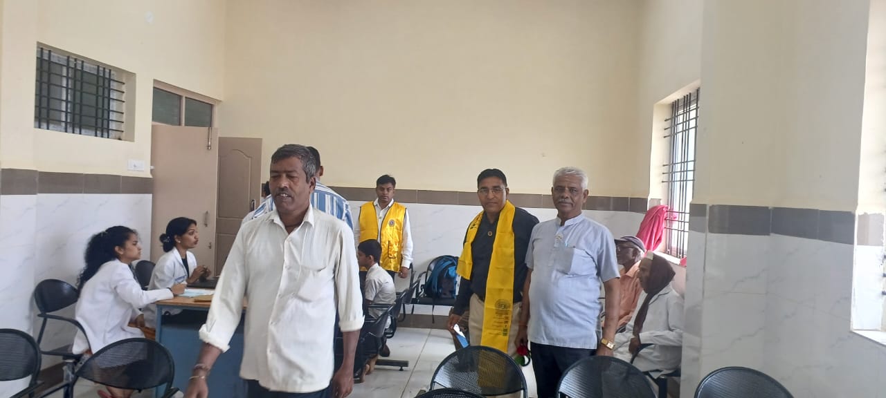 Speech and Hearing Aid Mobile Van arrival and welcoming with Lions members of Lions Clubs of region present