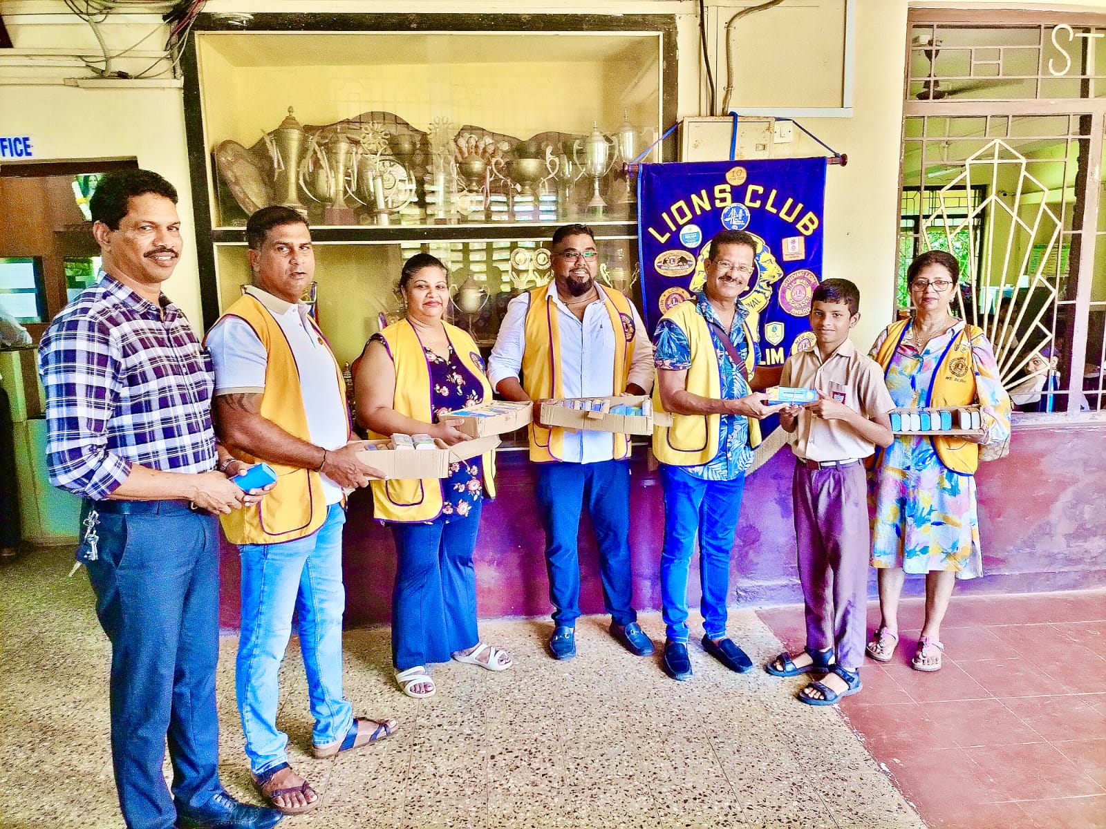 Distribution of free spectacles to students.