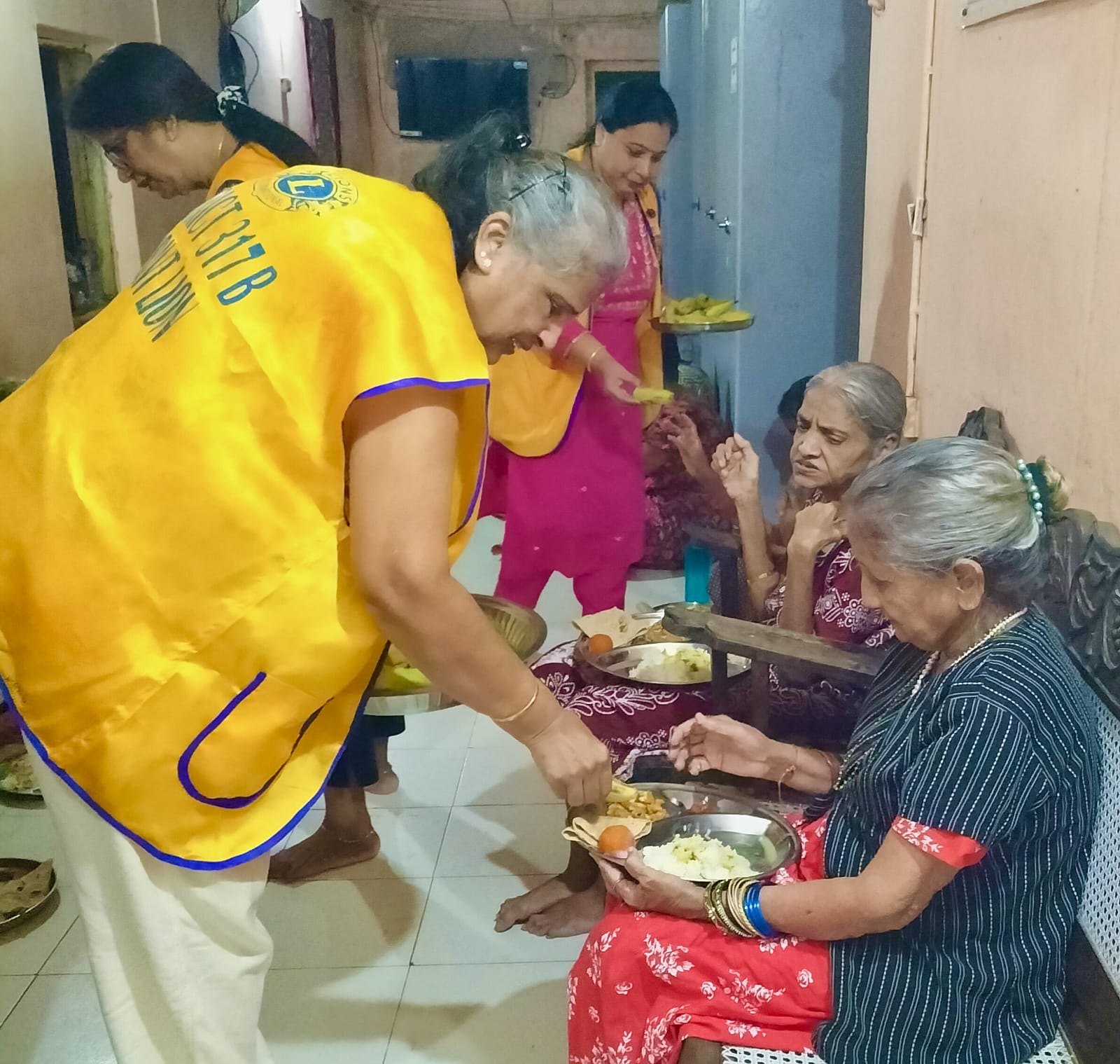 Hunger Relief Activity at Jeevan Anand Saunstha at Parra.