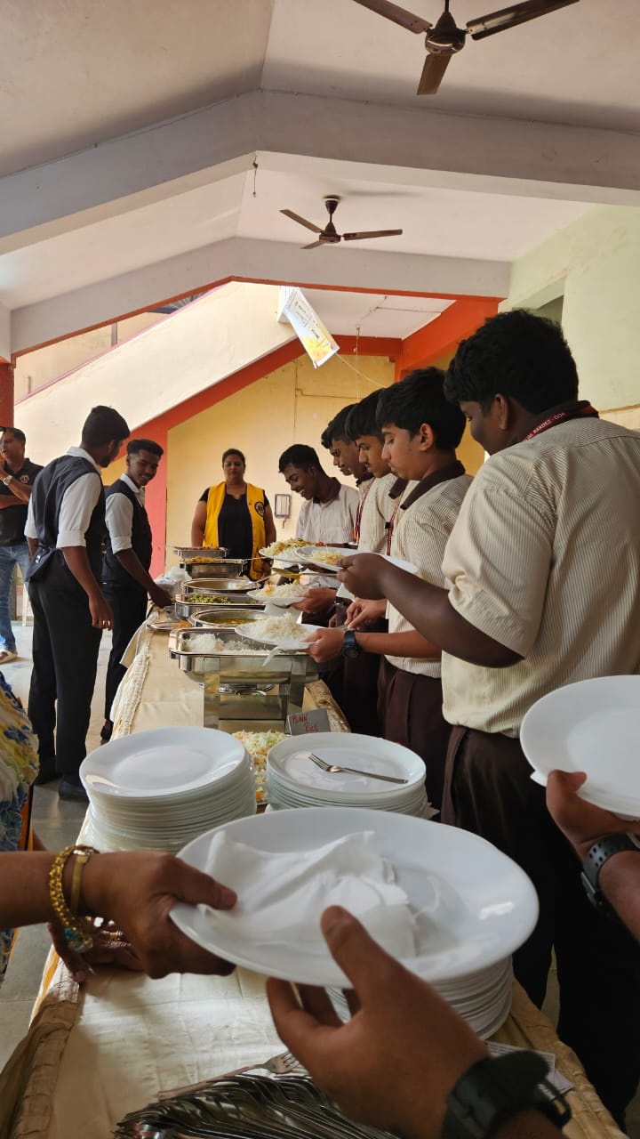 Tea and food served during First Responder Programme
