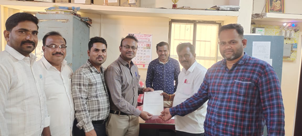 INVITATION DISTRIBUTION IN ILKAL SCHOOL.