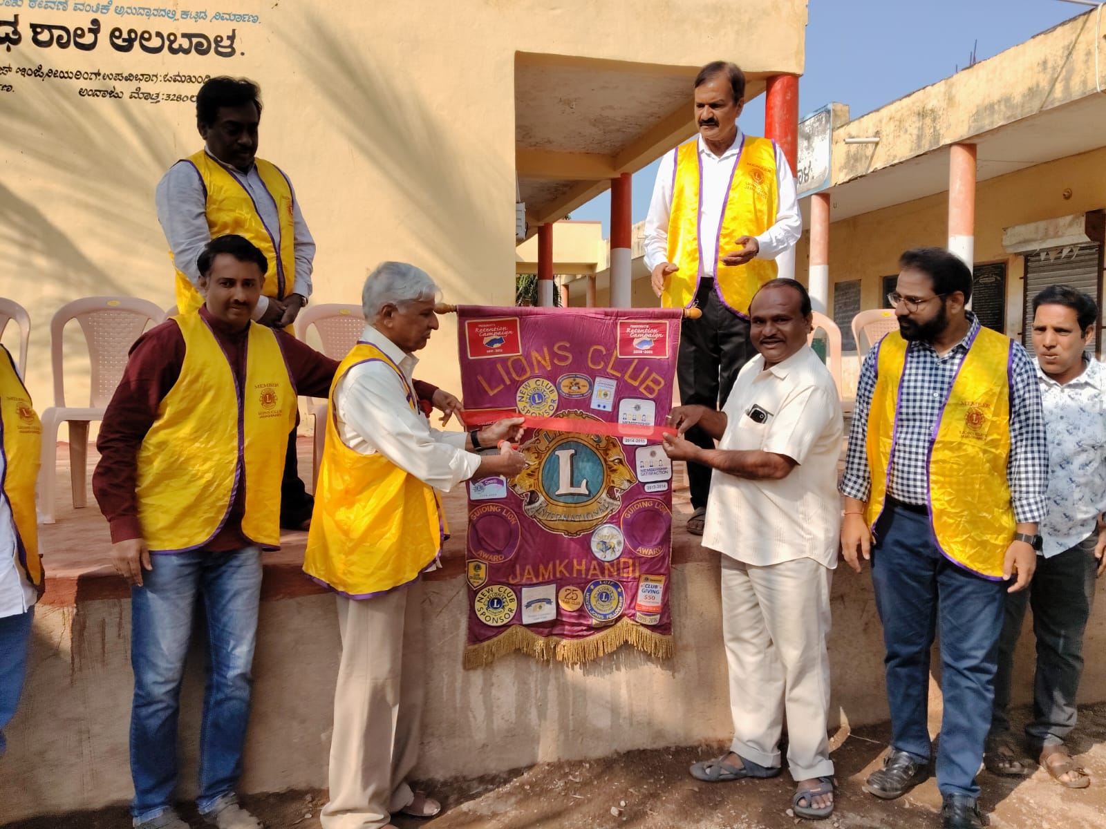 FREE DENTAL CHECUP CAMP AT ALABAL JAMAKANDI.