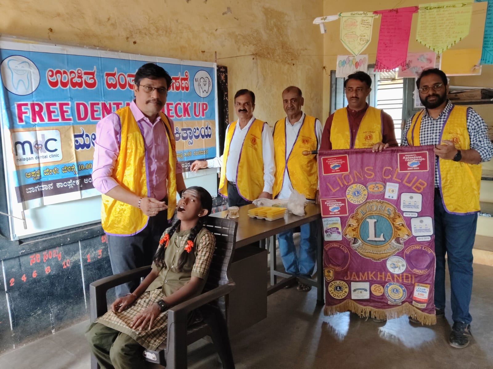 FREE DENTAL CHECUP CAMP AT ALABAL JAMAKANDI.