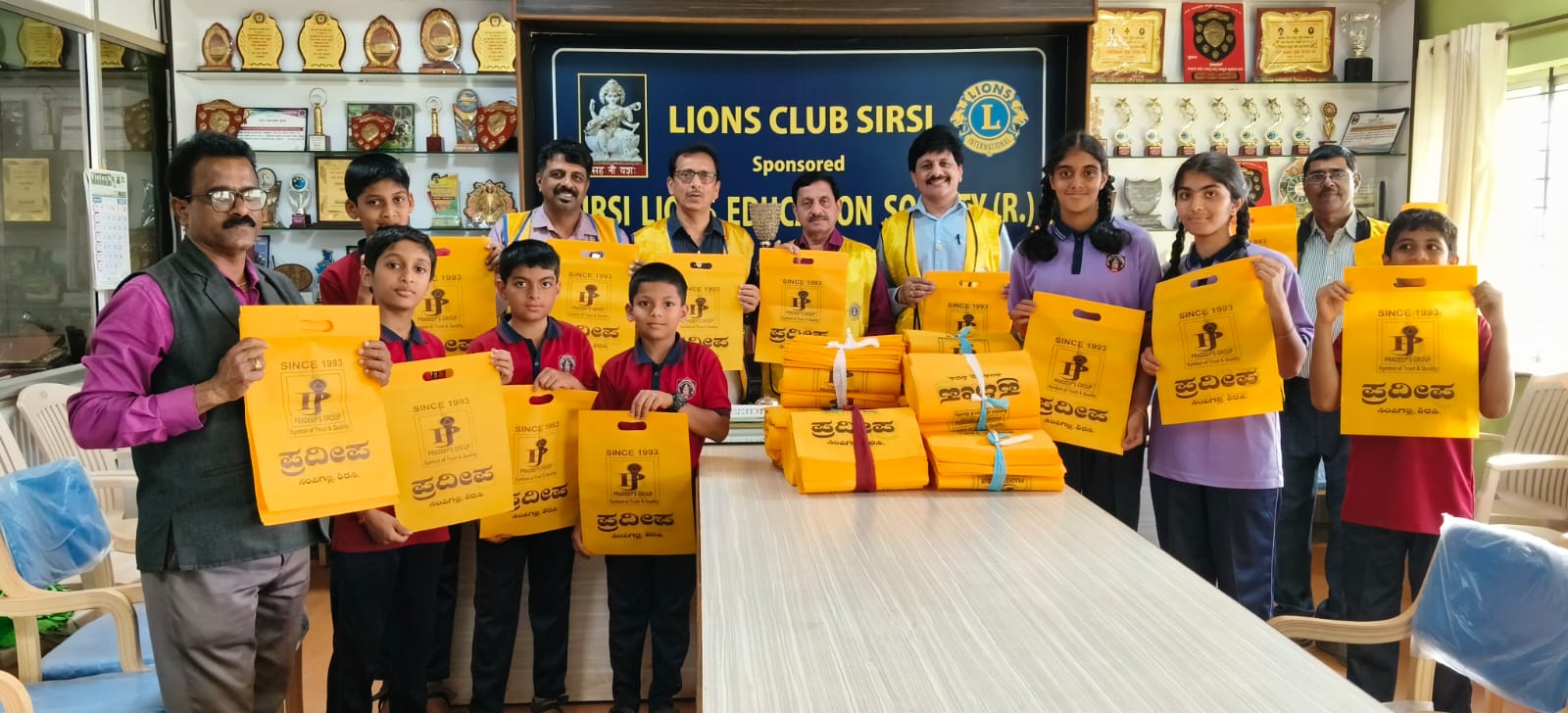 LIONS CLUB OF SIRSI--Distribution of Cloth Bags under the Environment Cause – Plastic Free Green City