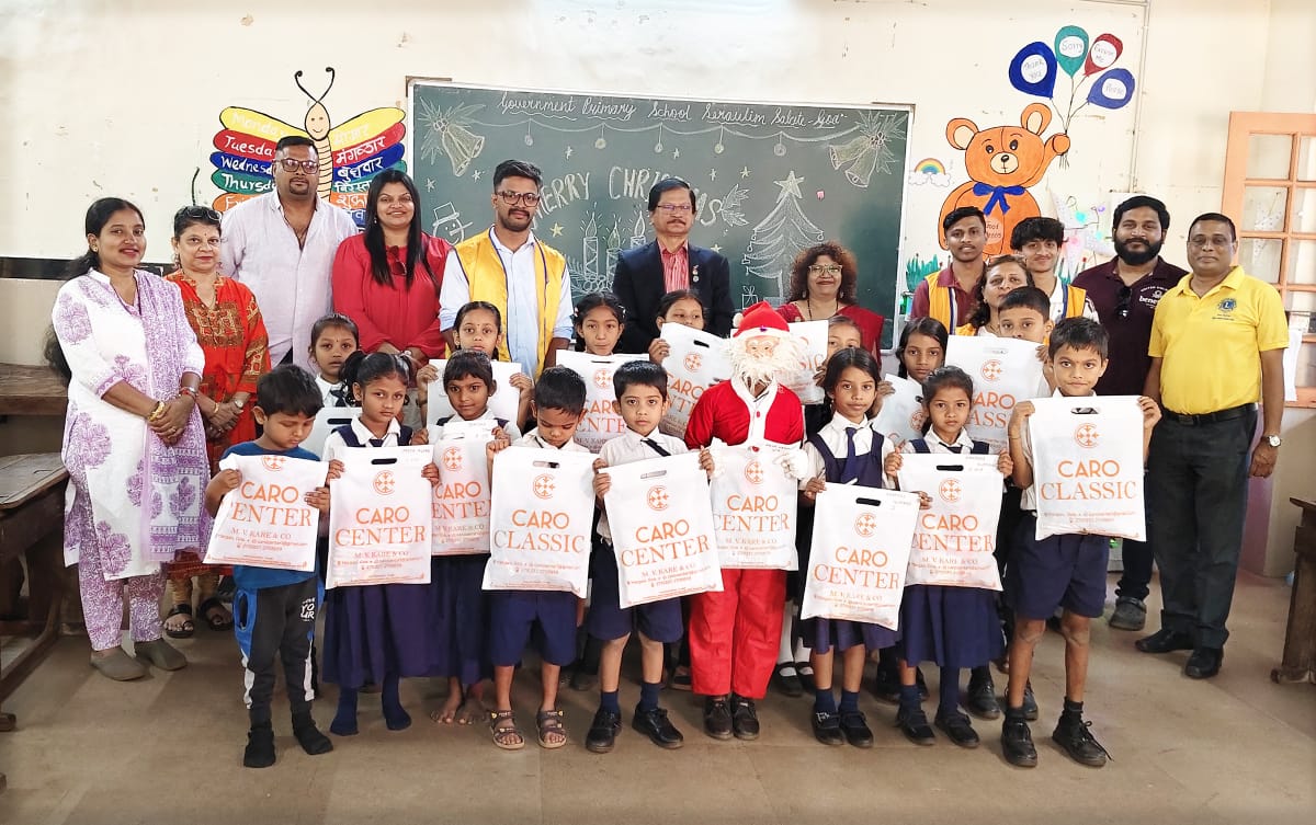 DG and DCS Visit to Special Program on Joy of Giving This Chritmas at Government School at Seraulim