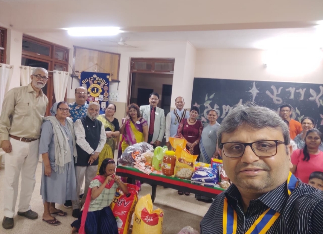 Good quantity of groceries and 26 kgs sacks of rice were given to Peace Haven, A school for Special Children. The groceries were given at the hands of District Governor PMJF Lion JaiAmol Naik.  This was on the last day of Relieving Hunger week. 