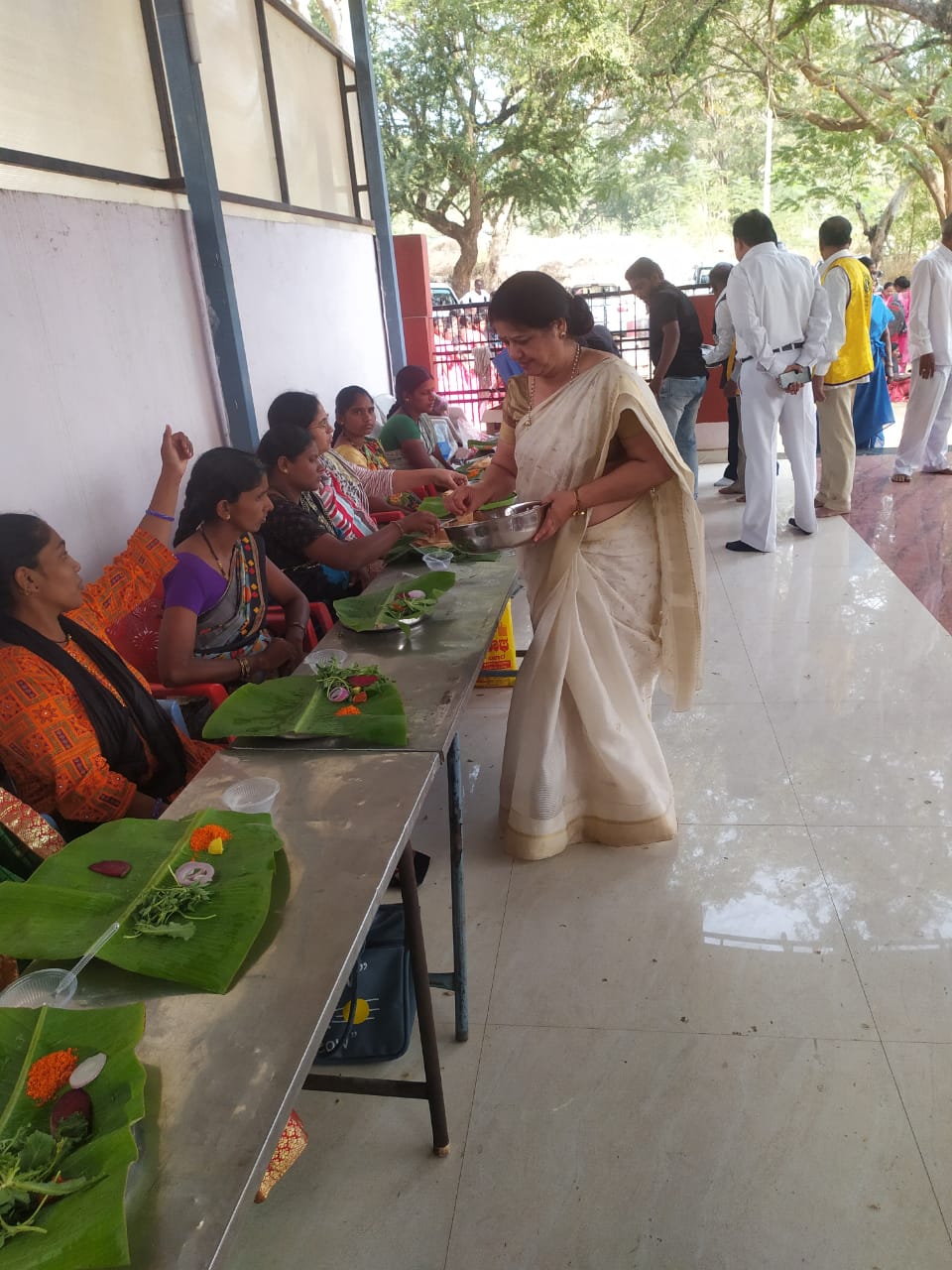 Gokak Lions Club organized nutritious food for the pregnant village ladies during International Hunger Relief Week