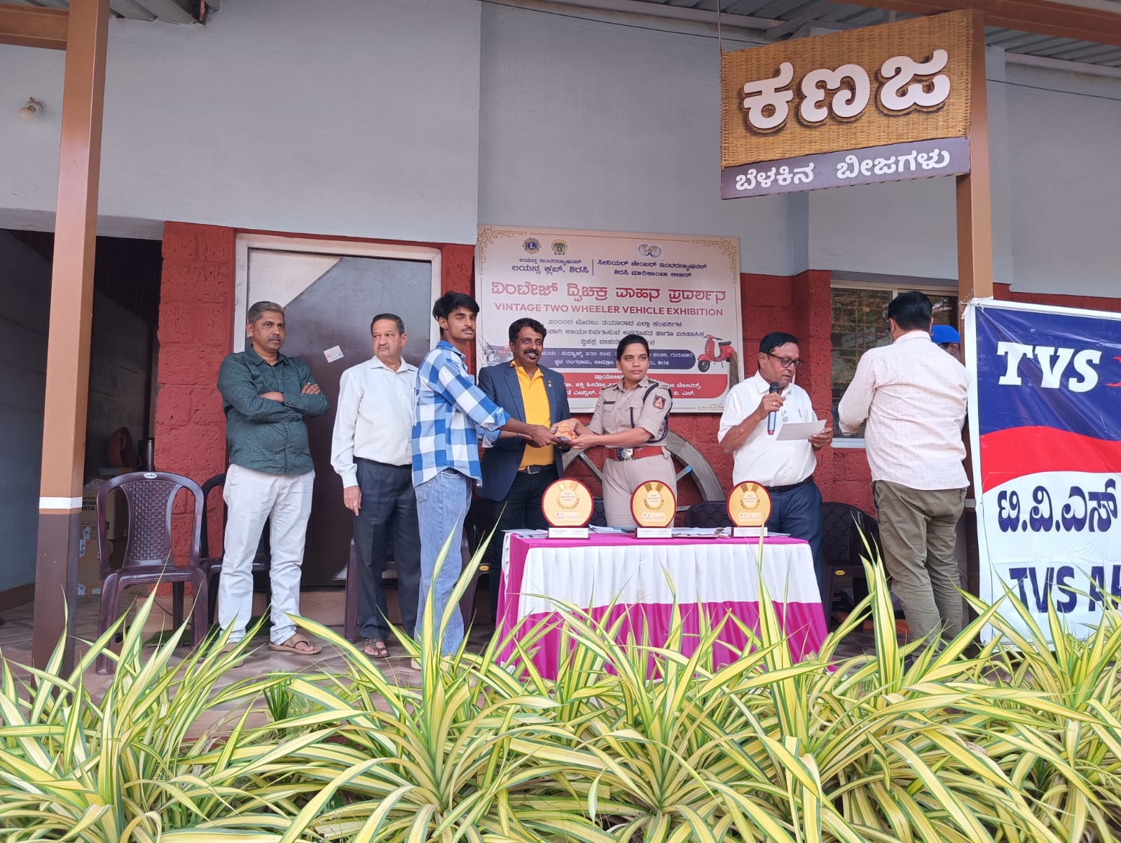 ATTENDED LIONS CLUB OF SIRSI  Vintage Two-Wheeler Exhibition & Competition