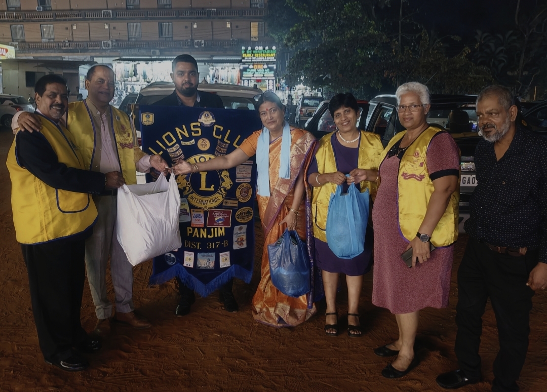 President and Members of Lions Club of Panjim donated Good used clothes to the clothes bank being maintained by Lions Club of Chodan 