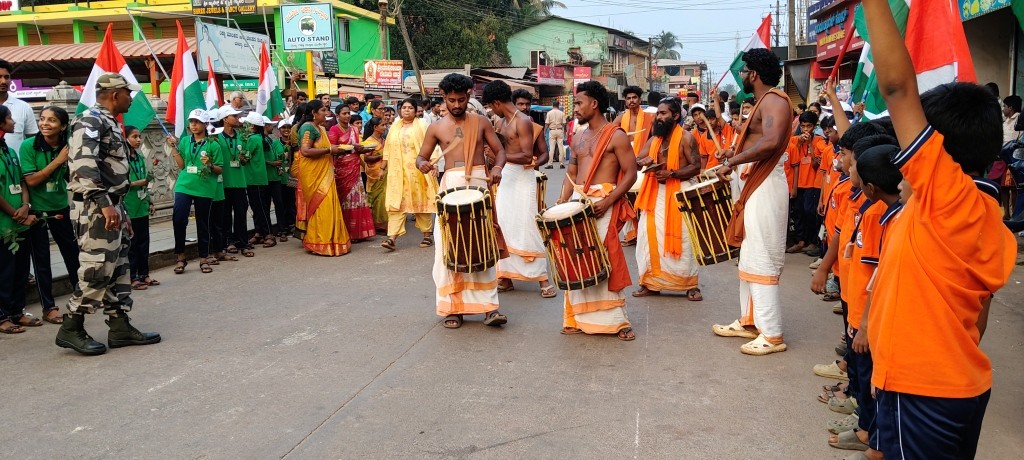SUPPORTED TO VANDE MATARAM COASTAL CYCLOTHON BY CISF.