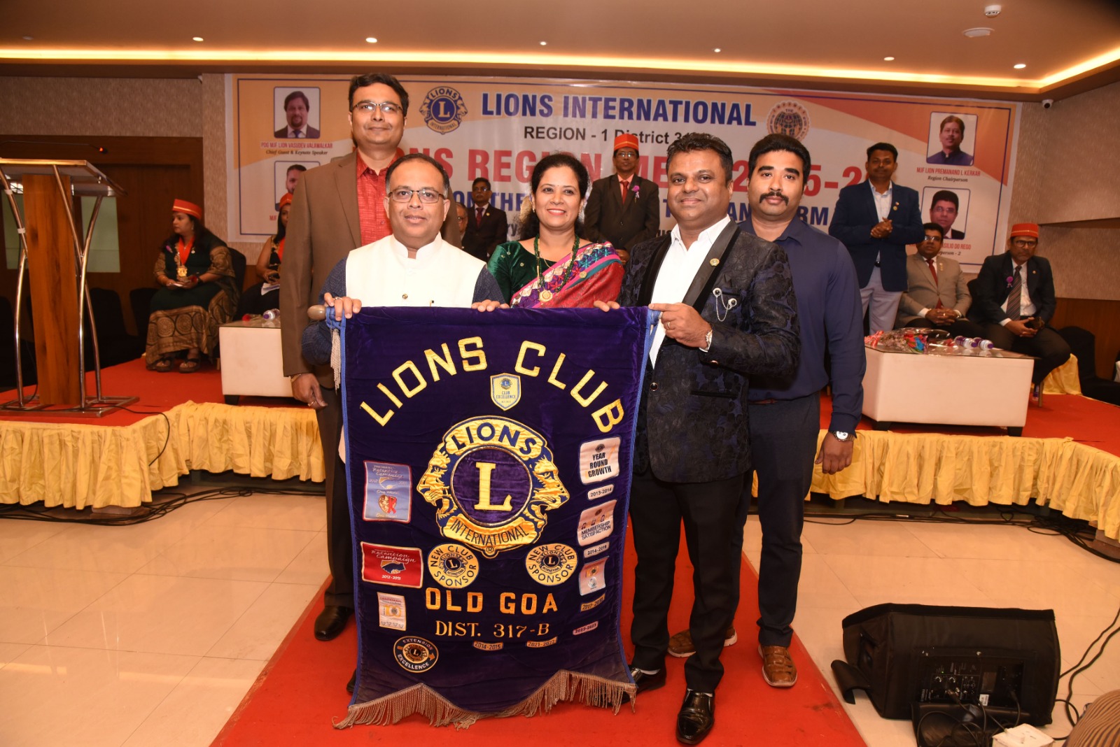 100% participation by All zone Clubs for Banner Presenation for Region Meet 