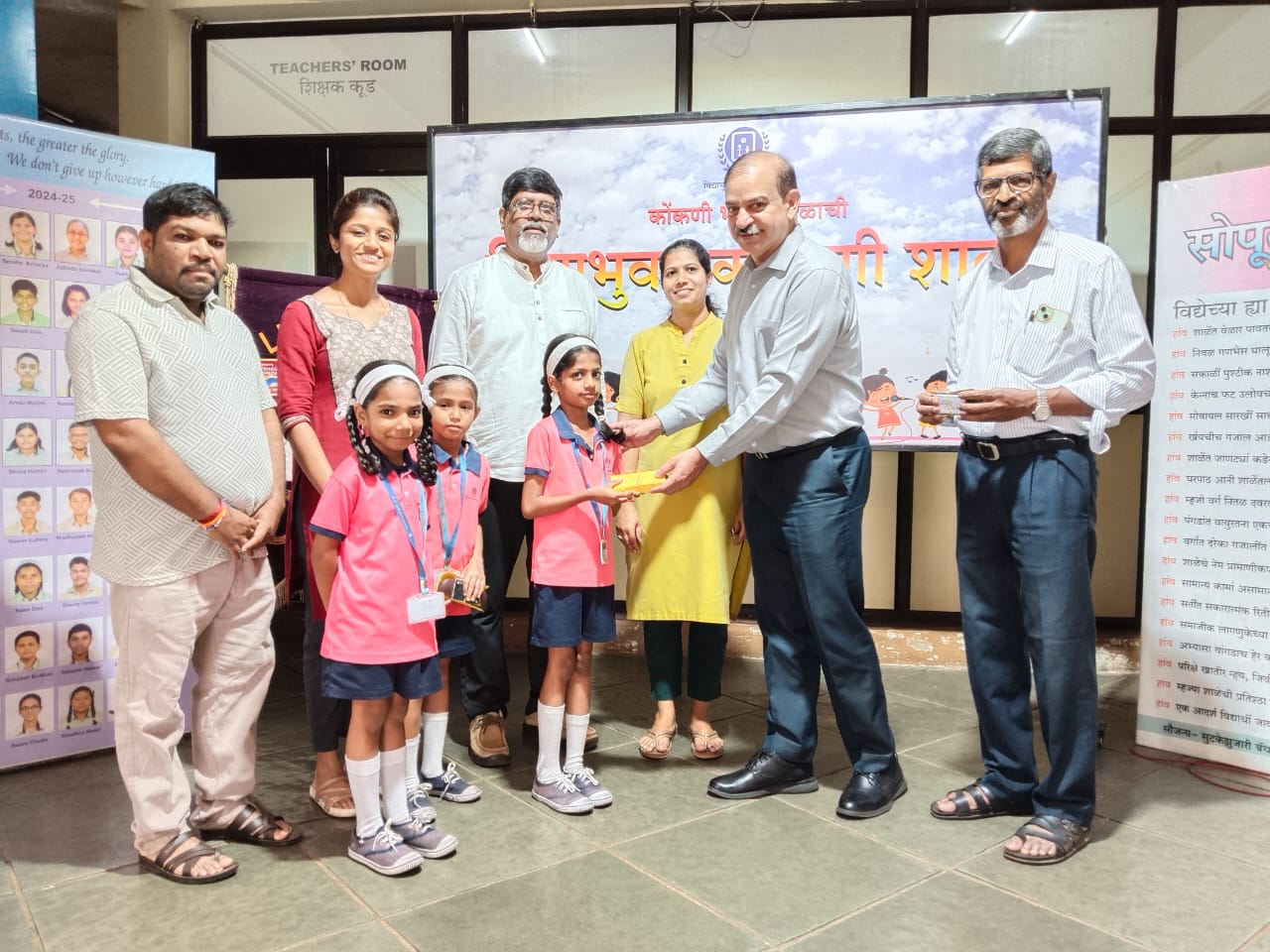 Distribution of spectacles by Little stars vision screening camp ( Navemarg foundation- Lion Dr.Celso Fernandes).