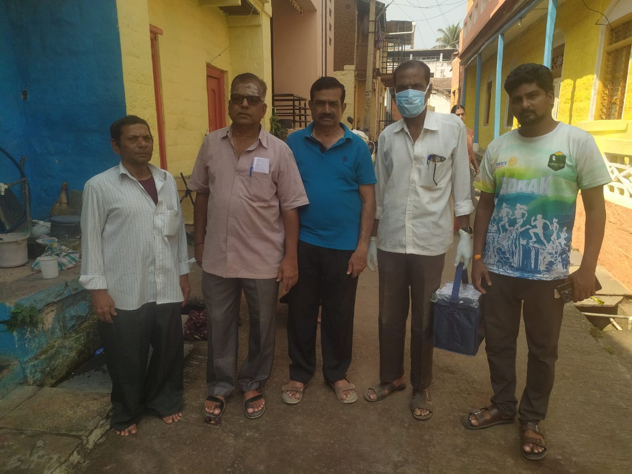 COLLECTION OF EYEBALLS