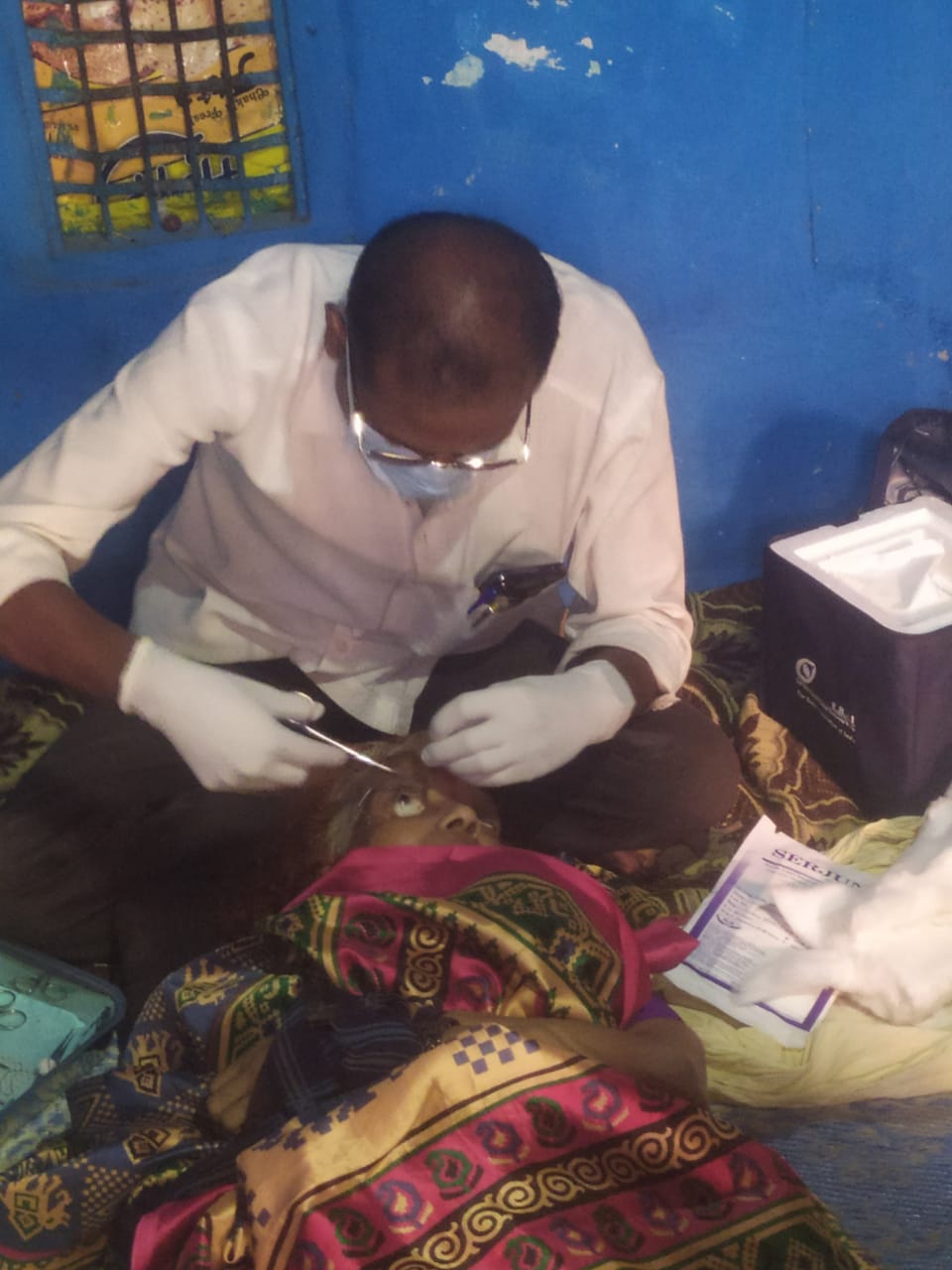 COLLECTION OF EYEBALLS