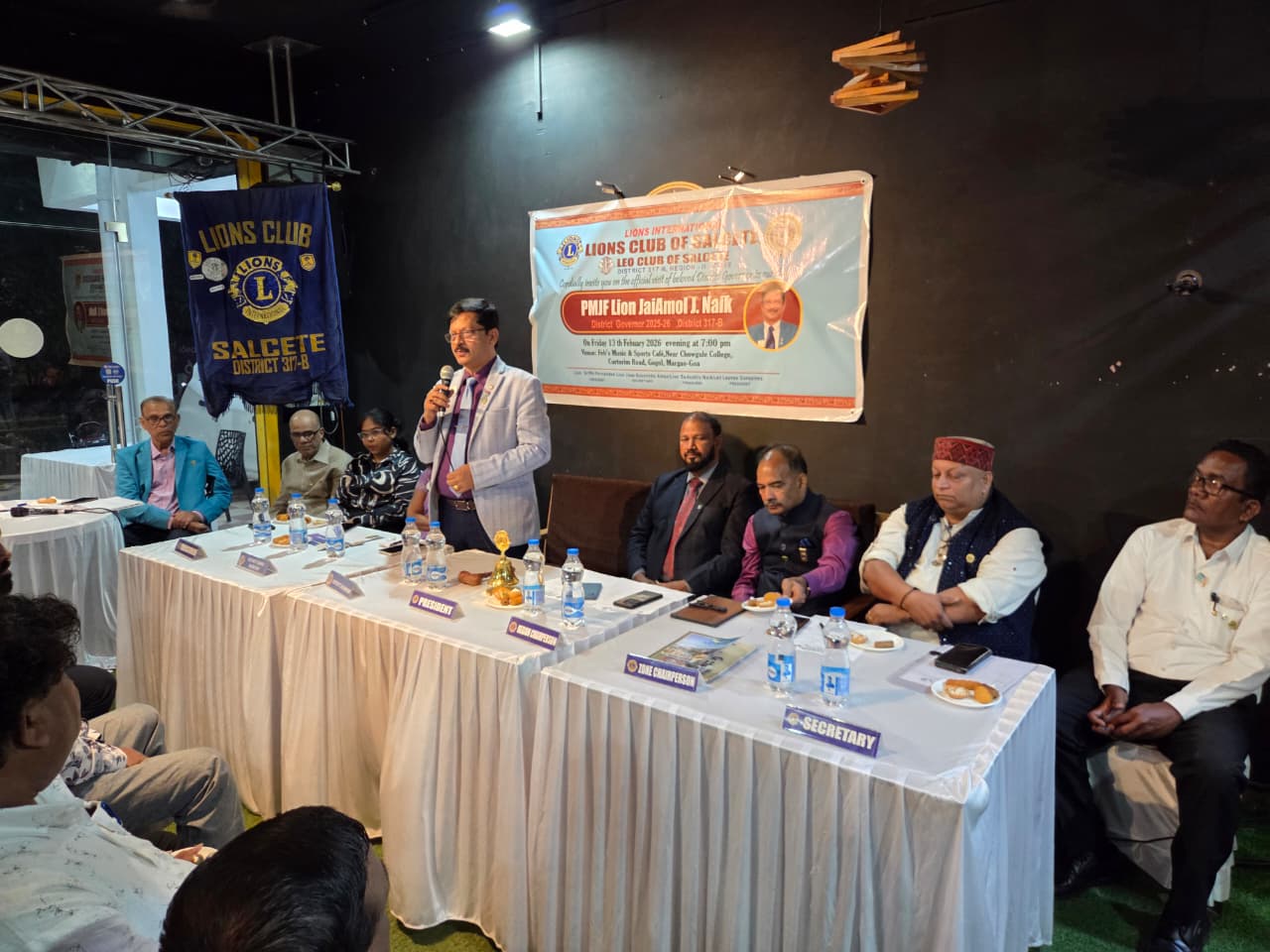 Official visit of the district governor pmjf lion JaiAmol Naik to the club 