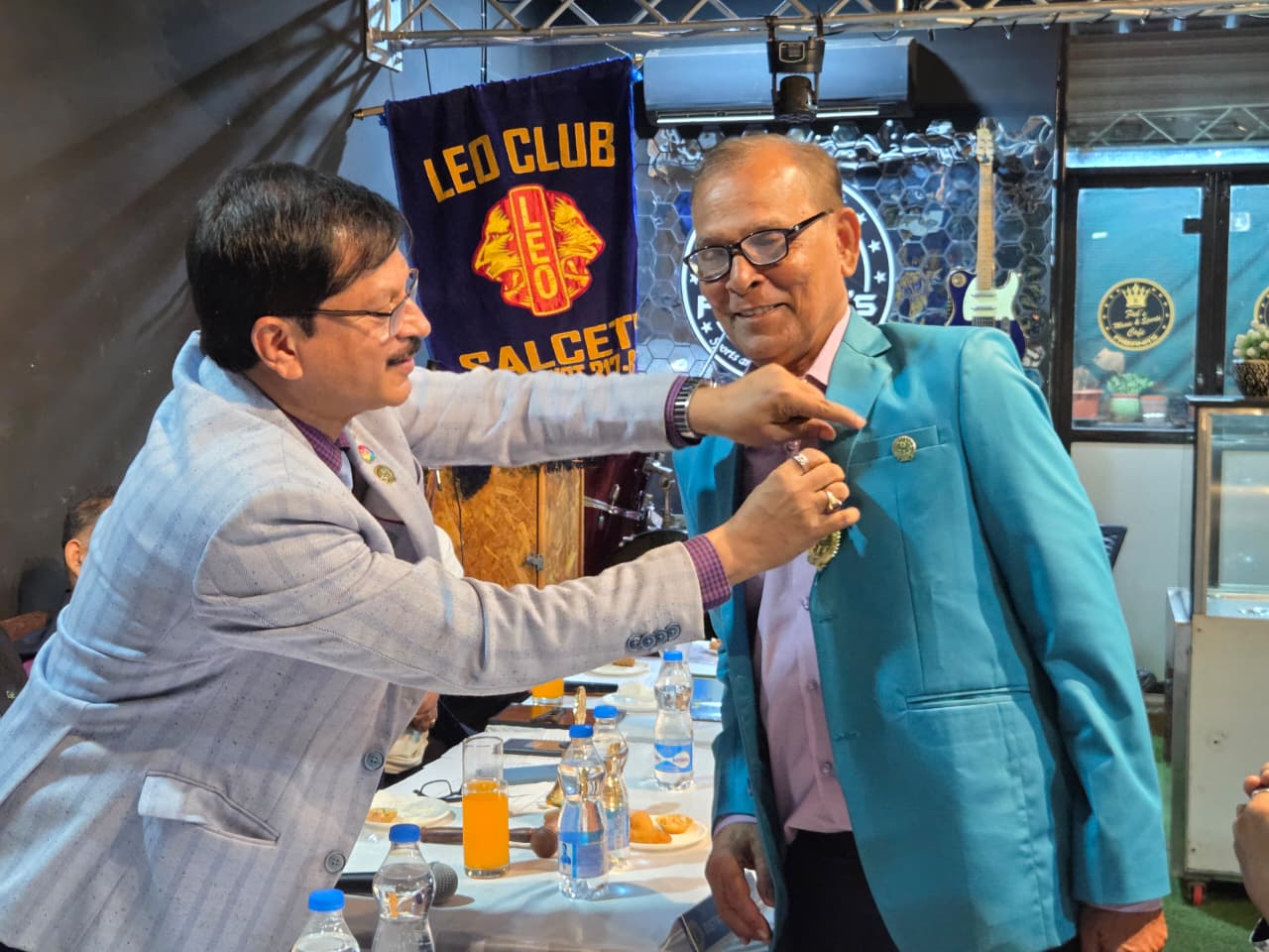 Official visit of the district governor pmjf lion JaiAmol Naik to the club 