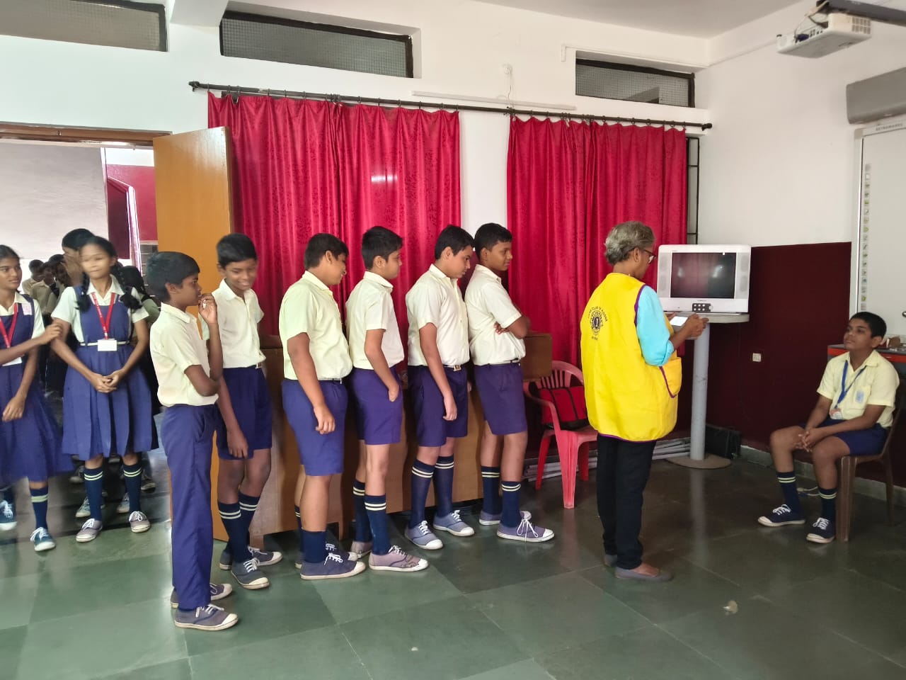 Vision screening in school