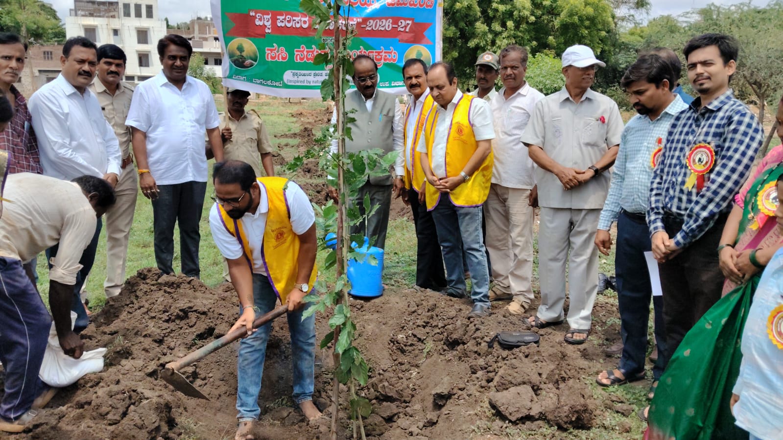 50 Trees Donated and Planted by Lions Club Jamkhandi