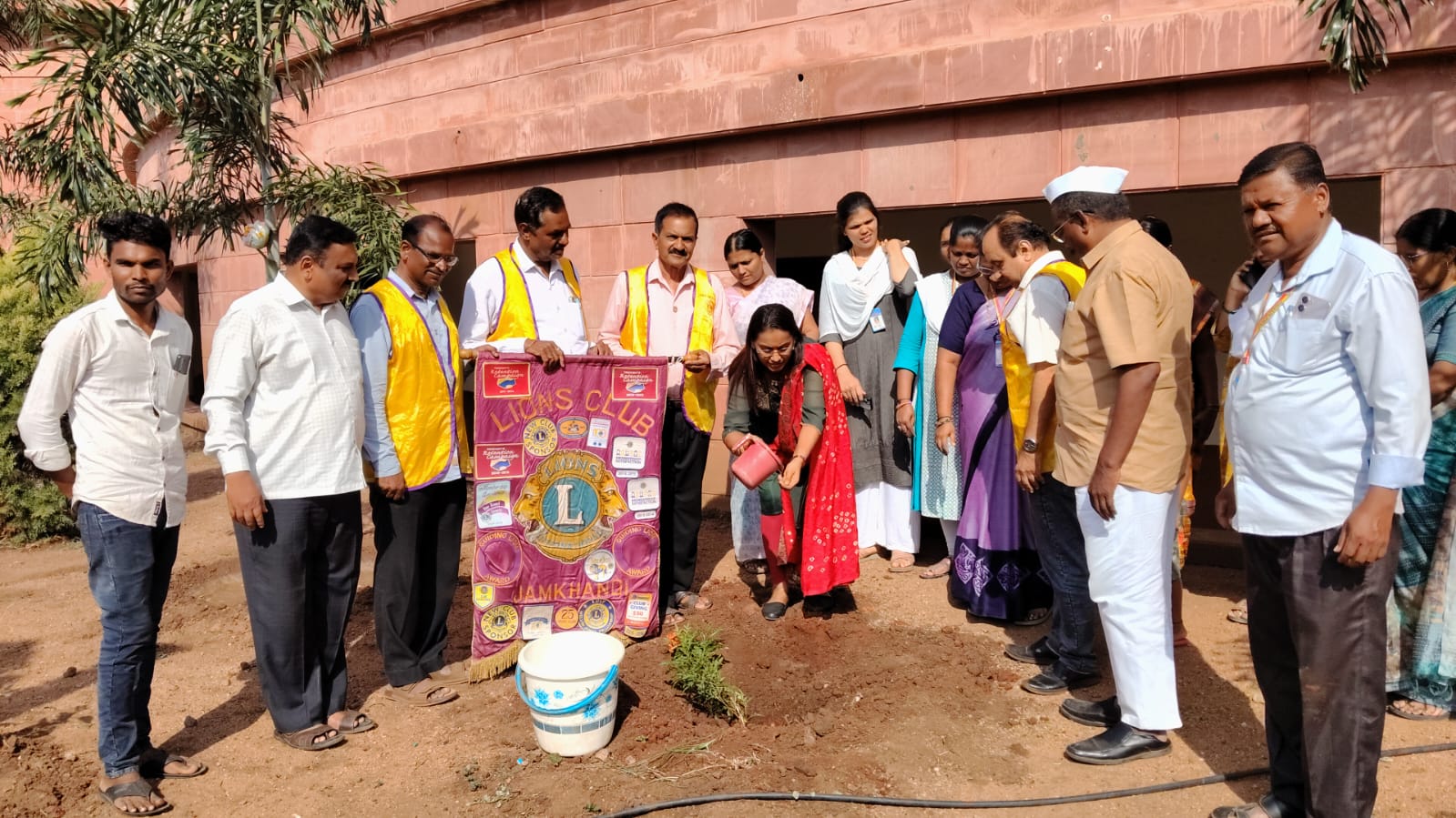 LIONS CLUB JAMKHANDI LAUNCHES MEGA TREE PLANTATION DRIVE ON WORLD ENVIRONMENT DAY