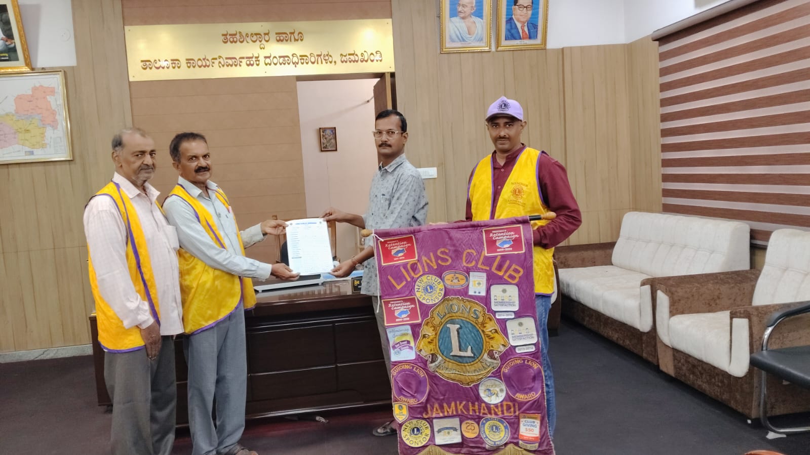 THE JAMAKANDI LIONS CLUB GIVES A RESUME TO TAHASILDAR 